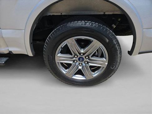Used 2019 Ford F150 XLT w/ Equipment Group 302A Luxury RWD image 8