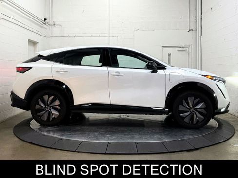 Used 2024 Nissan Ariya AWD image 9