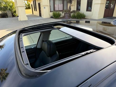 Used 2009 BMW 750i RWD image 21