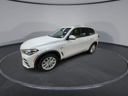 Used 2022 BMW X5 xDrive45e w/ Climate Comfort Package image 4