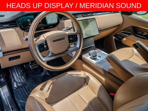 Used 2025 Land Rover Range Rover Long Wheelbase SE AWD/4WD image 4