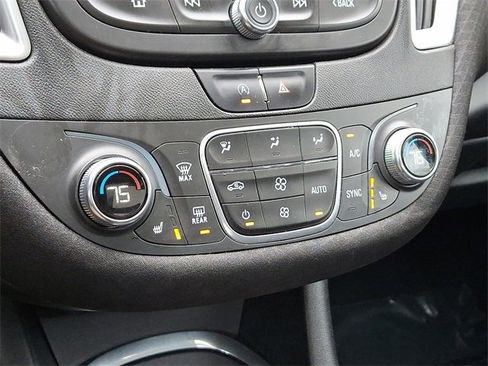 Used 2022 Chevrolet Malibu LT image 16