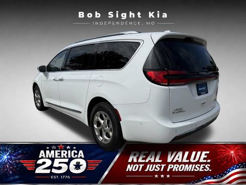 Used 2021 Chrysler Pacifica Limited w/ Premium & Safety Sphere Group AWD/4WD image 8