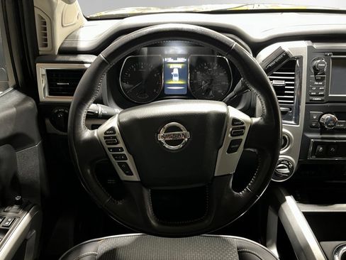 Used 2018 Nissan Titan PRO-4X image 25