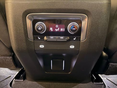 Used 2021 Chevrolet Tahoe Z71 w/ Z71 Signature Package image 35