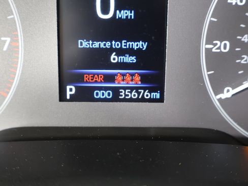 Used 2023 Toyota Corolla LE image 32