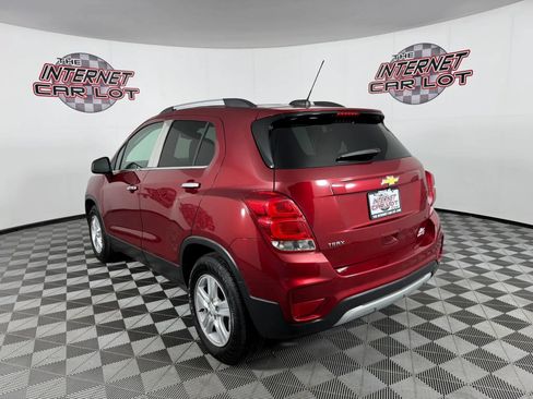 Used 2020 Chevrolet Trax LT w/ LT Convenience Package FWD image 5