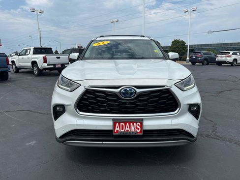 Used 2022 Toyota Highlander Platinum AWD/4WD image 3