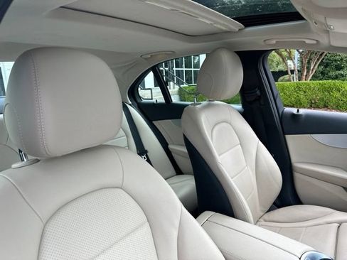 Used 2019 Mercedes-Benz C 300 Sedan image 32