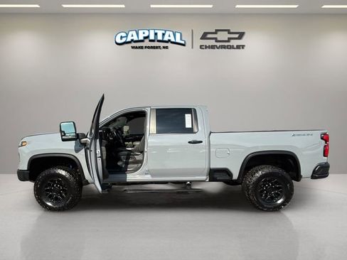 Used 2024 Chevrolet Silverado 2500 ZR2 w/ ZR2 Bison Edition image 13