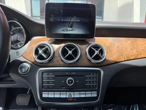 Used 2019 Mercedes-Benz GLA 250 4MATIC image 20