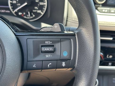 Used 2023 Nissan Rogue SV FWD image 26