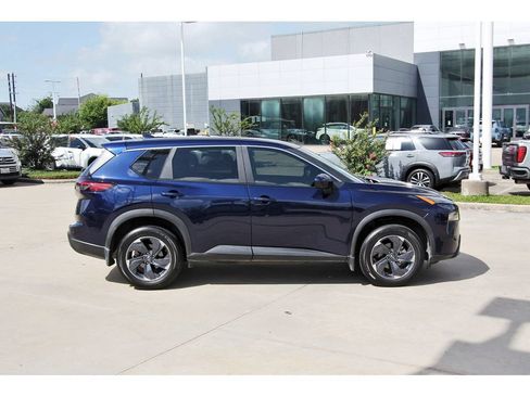 Used 2025 Nissan Rogue SV FWD image 7