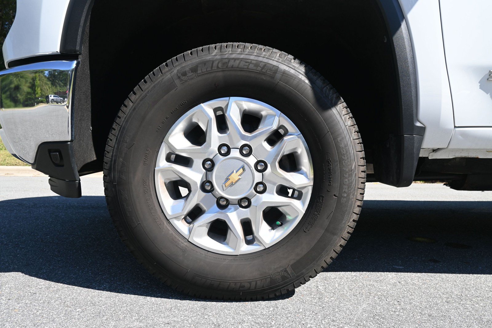 Used 2024 Chevrolet Silverado 3500 LTZ w/ LTZ Convenience Package AWD/4WD image 16