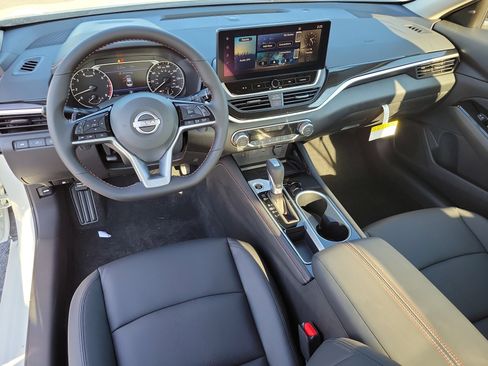 New 2025 Nissan Altima 2.5 SR w/ SR Premium Package image 19
