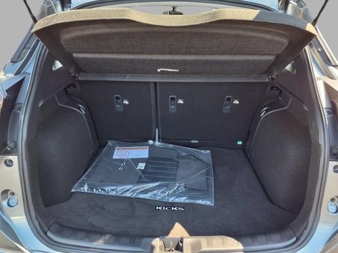 Used 2023 Nissan Kicks SR w/ SR Premium Package FWD image 25