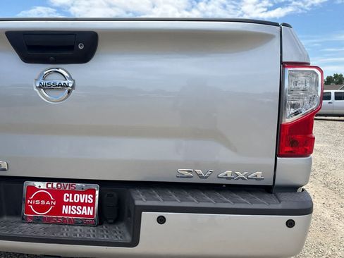 Used 2017 Nissan Titan SV AWD/4WD image 13