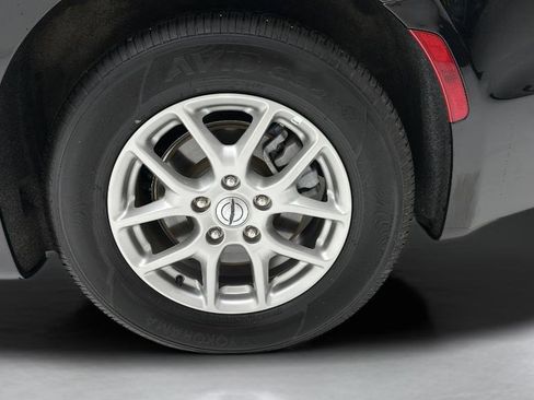 Used 2025 Chrysler Pacifica Select FWD image 8