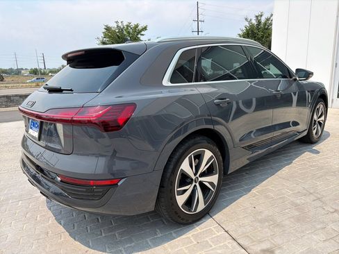 Used 2024 Audi Q8 e-tron Premium Plus w/ Premium Plus Package AWD/4WD image 5