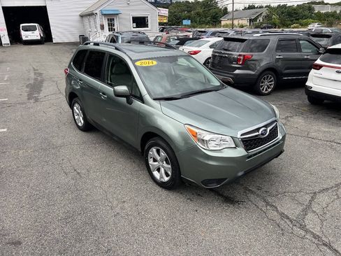 Used 2014 Subaru Forester 2.5i Premium w/ All-Weather Package AWD/4WD image 4