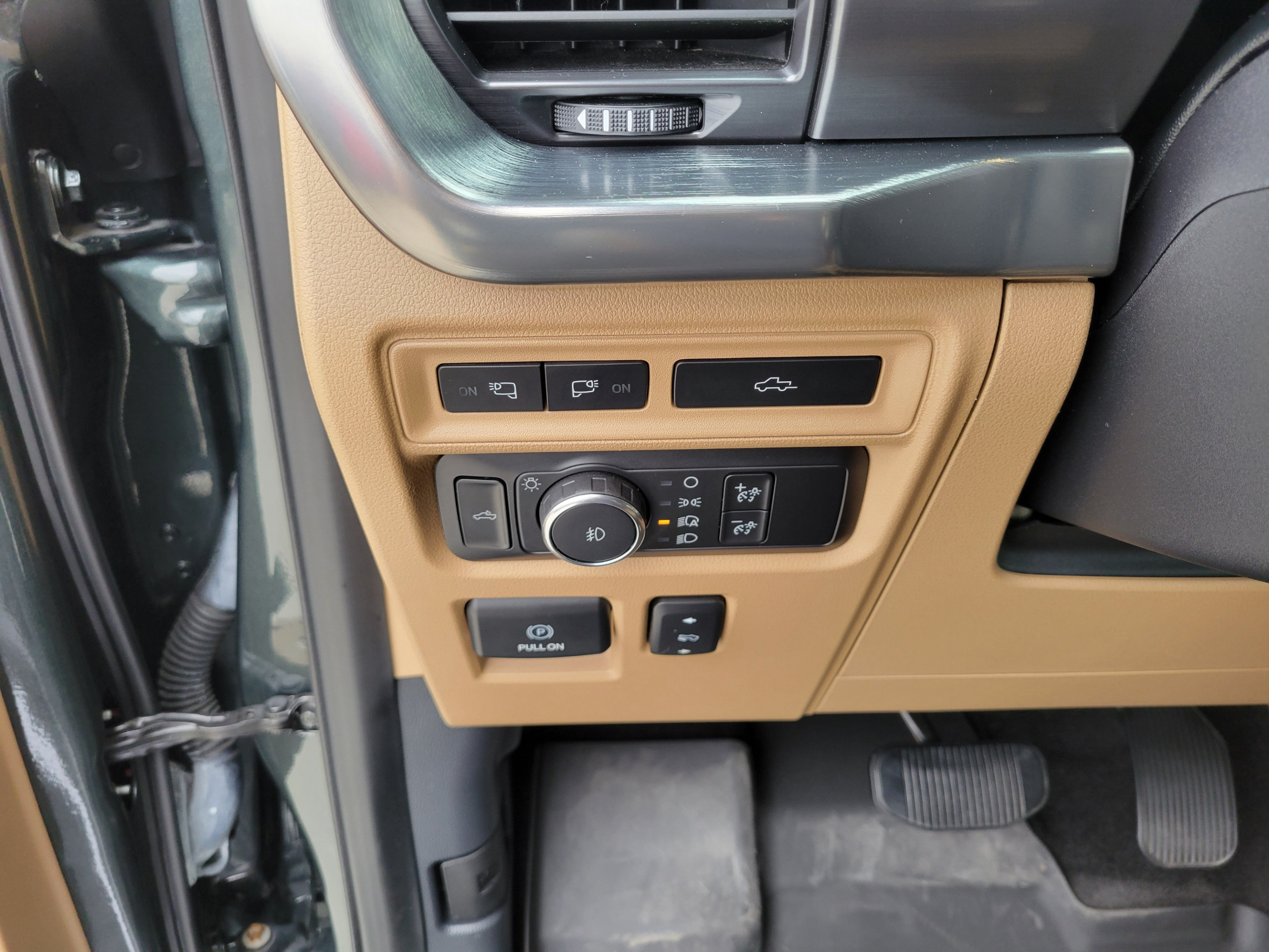 Used 2021 Ford F150 Lariat w/ Equipment Group 502A High AWD/4WD image 30