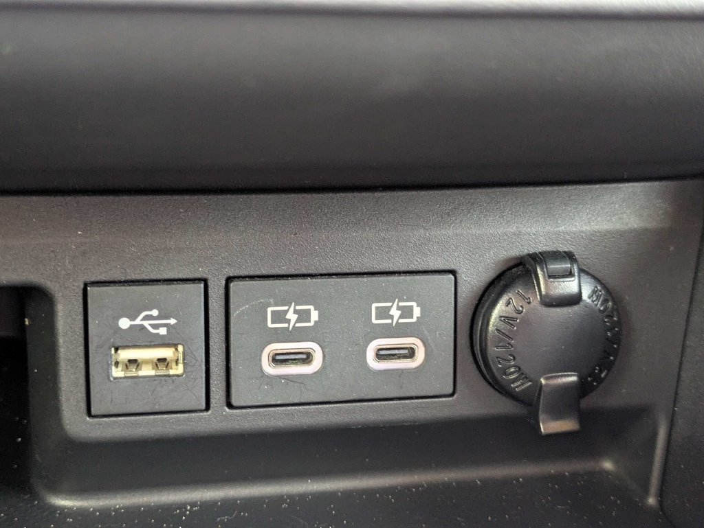 Used 2023 Toyota Highlander XLE FWD image 22