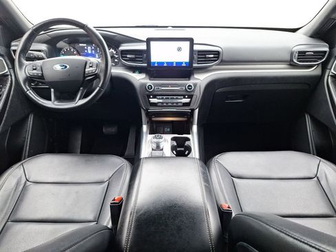 Used 2020 Ford Explorer XLT w/ Equipment Group 202A image 13