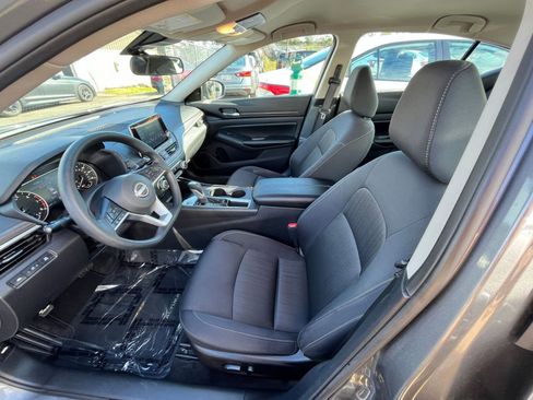 Used 2025 Nissan Altima 2.5 SV image 27