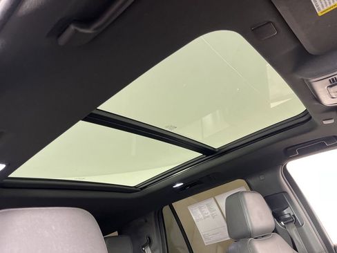 Used 2021 Chevrolet Tahoe Z71 image 13