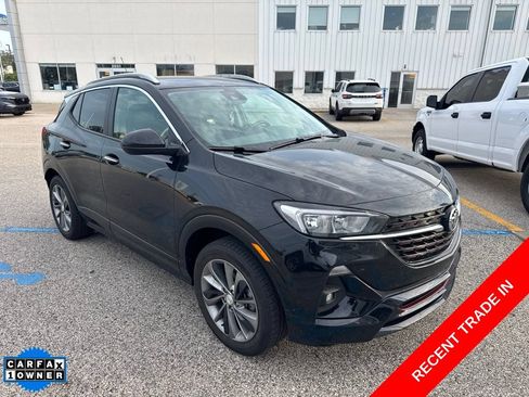 Used 2023 Buick Encore GX Select w/ Sport Touring Package AWD/4WD image 3