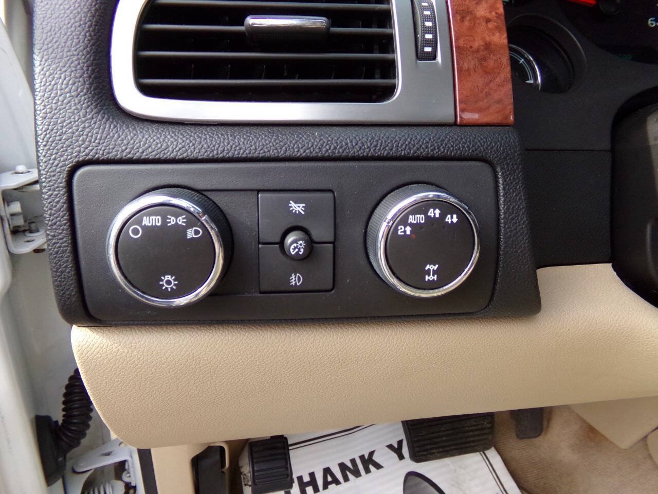 Used 2007 Chevrolet Suburban LTZ w/ LTZ Preferred Equipment Group AWD/4WD image 18