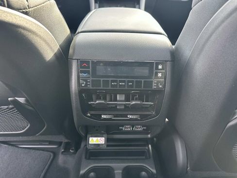 New 2025 Jeep Grand Cherokee L Limited image 13