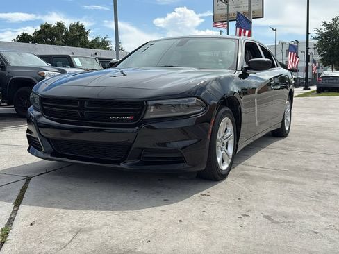 Used 2022 Dodge Charger SXT w/ Leather Interior Group RWD image 9