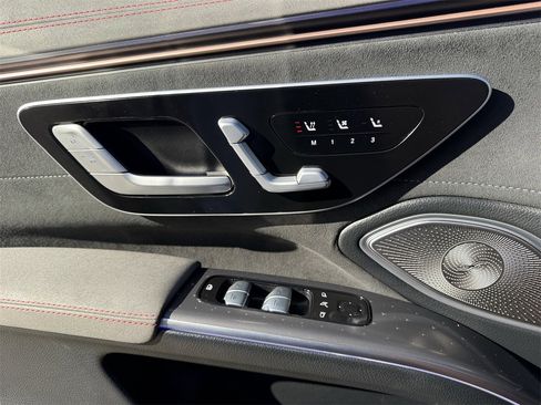 Used 2022 Mercedes-Benz EQS 450+ Sedan image 22