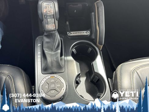 Used 2025 Ford Bronco Badlands AWD/4WD image 32