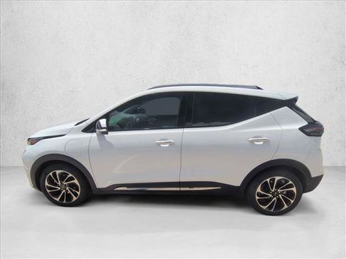 Used 2023 Chevrolet Bolt EUV Premier FWD image 9