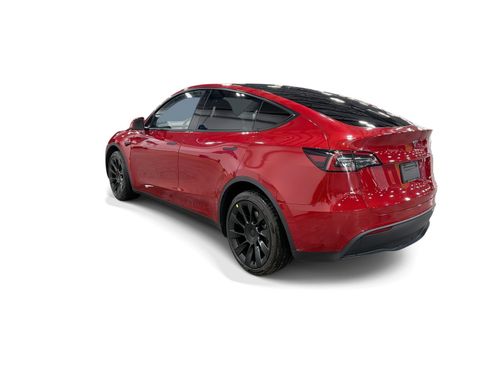 Certified 2023 Tesla Model Y AWD image 4