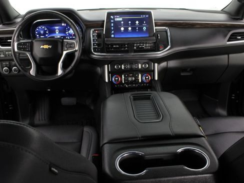 Used 2022 Chevrolet Tahoe LT w/ Luxury Package AWD/4WD image 10