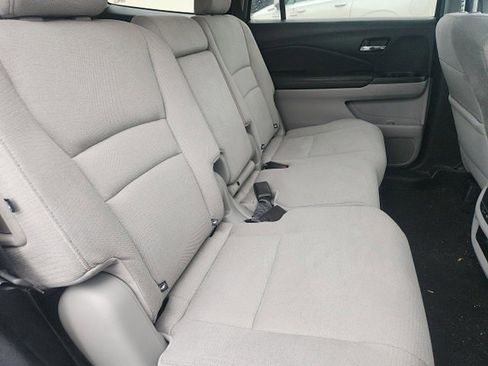 Used 2017 Honda Pilot EX image 16