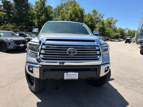 Used 2018 Toyota Tundra Limited w/ Limited Premium Package AWD/4WD image 11