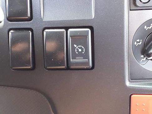 New 2025 Chevrolet Low Cab Forward image 11