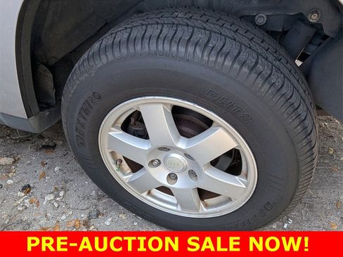 Used 2010 Jeep Grand Cherokee Laredo image 16