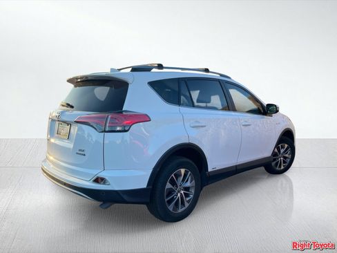 Certified 2017 Toyota RAV4 XLE w/ Convenience Package AWD/4WD image 4