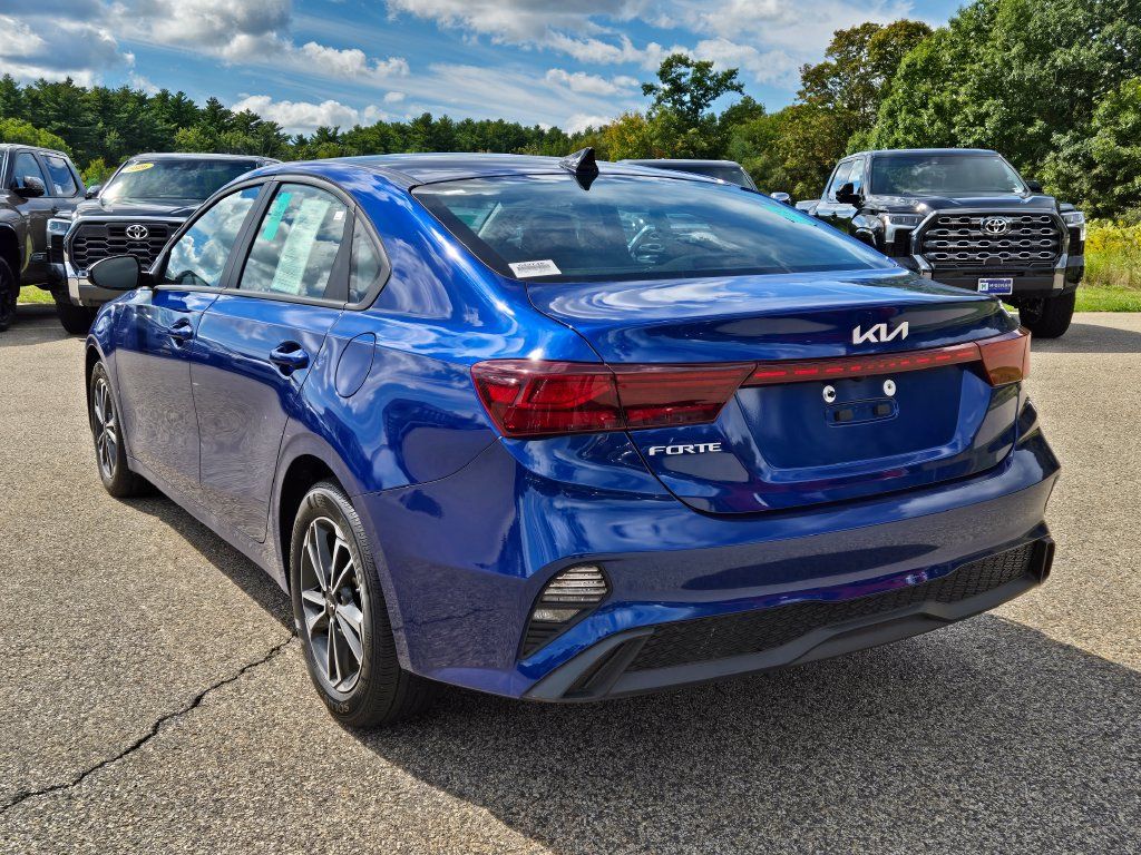 Used 2024 Kia Forte LXS w/ LXS Technology Package FWD image 3