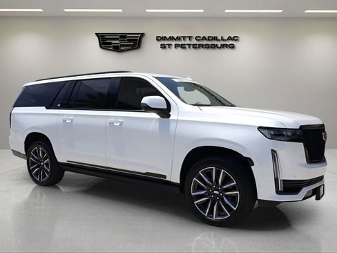 Certified 2022 Cadillac Escalade ESV Sport w/ Touring Package AWD/4WD image 7