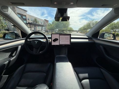 Used 2023 Tesla Model Y Long Range AWD/4WD image 11