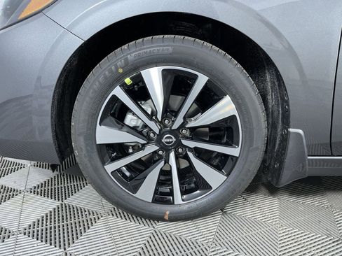 New 2025 Nissan Sentra SV w/ SV Premium Package image 24