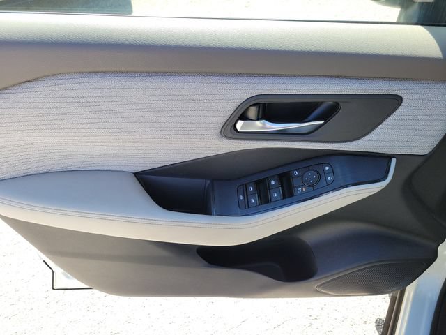 Certified 2021 Nissan Rogue SV FWD image 17