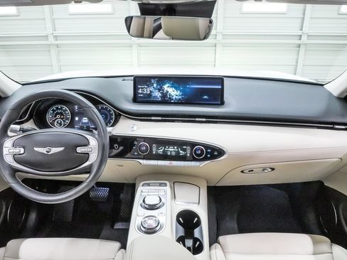 Certified 2024 Genesis GV70 2.5T w/ Select Package AWD/4WD image 16