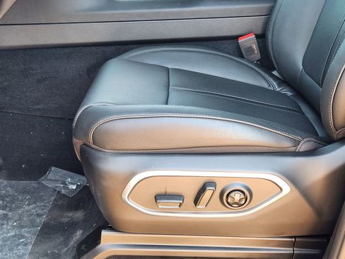 New 2026 Jeep Grand Wagoneer 2WD w/ Premium Group I image 16